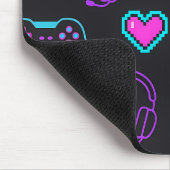 Neon Gamer Controller and Hearts Pattern Mousepad (Ecke)