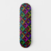 Neon Geometric Skull Pattern Skateboard (Vorderseite)