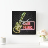 Neon-Gitarre-Schild auf Backstein Quadratische Wanduhr (Zuhause)