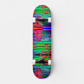Neon Glitch Stripe Skateboard (Vorderseite)
