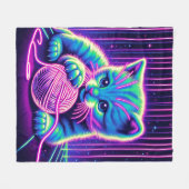 Neon Glow Cat Playing with Yarn Fleecedecke (Vorderseite (Horizontal))