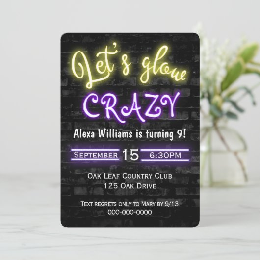 Neon Glow Sign auf der Brillenwand zum 9. Geburtst Einladung (Stehend Vorderseite)