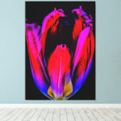 Neon Glow Tulip Leinwanddruck (Insitu (Holzboden))