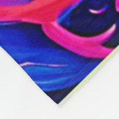 Neon Goddess mit blühendem kosmischem Haar Fleecedecke (Ecke)