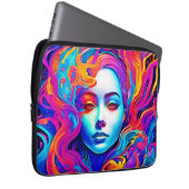 Neon Goddess mit blühendem kosmischem Haar Laptopschutzhülle (Vorne Rechts)