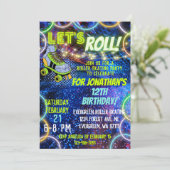 Neon Green Blue Boy Lasse Roll Roller Skaten Party Einladung (Stehend Vorderseite)