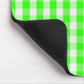 Neon Green Gingham Pattern von Shirley Taylor Mousepad (Ecke)