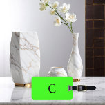 Neon Green Monogram Initial Gift Individuelle Name Gepäckanhänger<br><div class="desc">Mit Monogramm Anfangs- und auch persönliche Daten wie Name,  Adresse,  Telefonnummer und E-Mail,  die Sie bearbeiten können. Mit einem schönen,  soliden Neon-Grün-Hintergrund können Sie die Farbe ändern,  wenn Sie möchten. Coole Geschenkidee für ihn oder sie.</div>