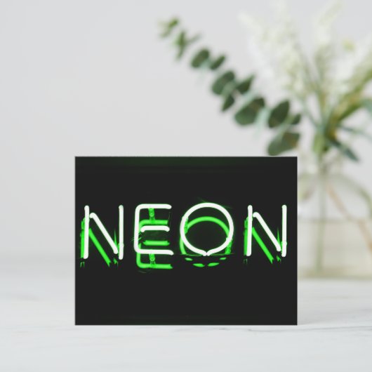 NEON - Green Neon Sign Postkarte (Stehend Vorderseite)