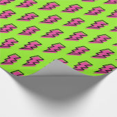 Neon Green & Pink Lightning Bolt Pattern der 90er  Geschenkpapier (Ecke)