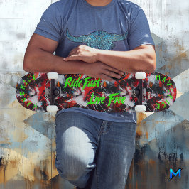Neon Green 'Ride Fast Live Free' mit Red Graffiti Skateboard