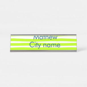 Neon-grüne gelbe Retro-Streifen mit Namen Stadtort Schreibtischnamensplakette
