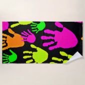 Neon Handprint Graffiti Muster Strandtuch (Vorderseite)