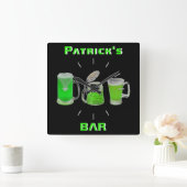 Neon Irish Pub Bar Sign Clock Personalisiert Manca Quadratische Wanduhr (Zuhause)