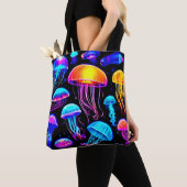 Neon Jellyfish Tasche (Von Nahem)