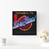 Neon Light Bar Sign Tavern Den Mancave Happy Hour Quadratische Wanduhr (Zuhause)
