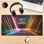 Neon Lights Gaming Gamer Social Media Personalisie Schreibtischunterlage<br><div class="desc">Neon Lights Gaming Gamer Social Media Personalisiert Name Desk Mat bietet Neonbeleuchtung mit Ihrem Namen, Social Media Handle und Icons mit Ihrer Website unten. Perfektes Geschenk für Spieler. Gib ein fabelhaftes Geschenk gemacht Familie und Freunden zum Geburtstag, Weihnachten, Feiertage, Vater, Vater, Bruder, Ehemann, Partner, Freund und mehr. Entworfen von ©Evco...</div>