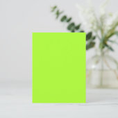 Neon Limeade Yellow Green Solid Color Background Postkarte (Stehend Vorderseite)