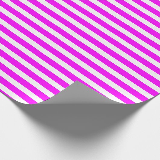 Neon Magenta und White Simple Horizontal Streifen Geschenkpapier (Ecke)