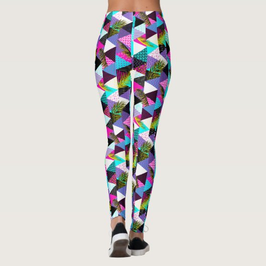 Neon Memphis Style Dreiecke Leggings (Rückseite)