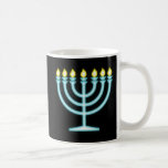 Neon Menorah Kaffeetasse<br><div class="desc">Blaue Menorah im Neon-Zeichen-Stil.</div>