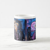 Neon-Mond-Gemälde von Alfred Fox Kaffeetasse (Mittel)
