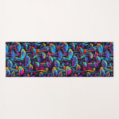 Neon Mushroom Vibes - Biolumineszenz Groove Yogamatte (Rückseite (Horizontal))