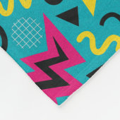 Neon Nostalgie: Ein kühner 90er-Remix Fleecedecke (Ecke)