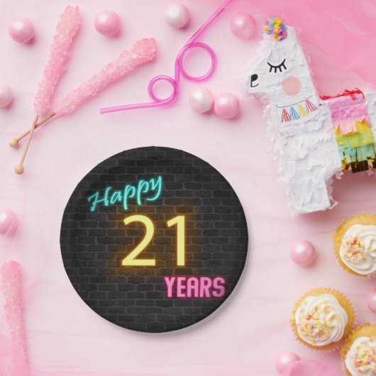 Neon Nr. 21, Schild an der Backsteinwand Pappteller (Party)