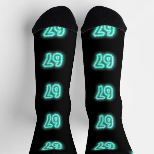 Neon Number 67 Socks, 6-7 Meme Gift, 6-7 Socks Socken (Oben)