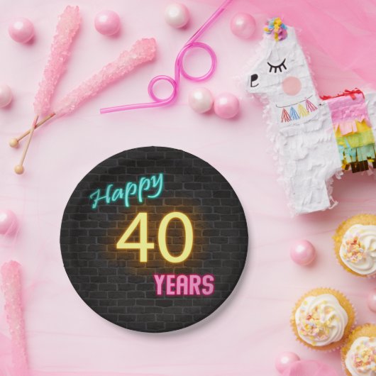 Neon Nummer 40 auf Ziegelwand Pappteller (Party)