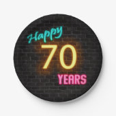 Neon Nummer 70 auf Ziegelwand Pappteller (Vorderseite)