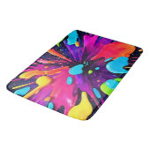 Neon Paint Burst Art Badematte (Schrägansicht)