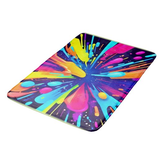 Neon Paint Explosion auf dunkler Leinwand Badematte (Schrägansicht)