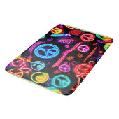 Neon Peace Symbolmuster Badematte (Schrägansicht)