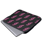 Neon Pink Blitze: Dunkler Hintergrund. Laptopschutzhülle (Vorne Knopf)