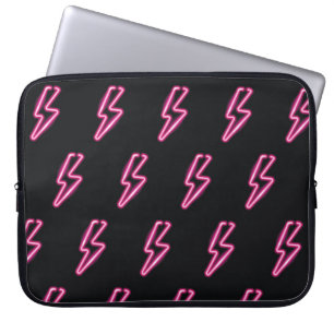 Neon Pink Blitze: Dunkler Hintergrund. Laptopschutzhülle