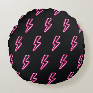 Neon Pink Blitze: Dunkler Hintergrund. Rundes Kissen