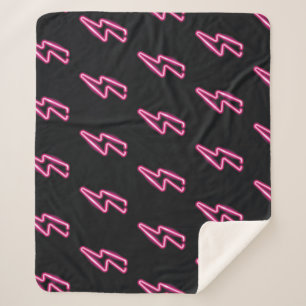 Neon Pink Blitze: Dunkler Hintergrund. Sherpadecke