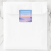 Neon Pink Ethereal Mountain Vista Synthwave Frame Quadratischer Aufkleber (Tasche)