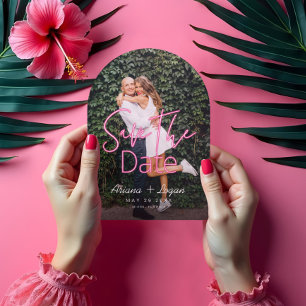 Neon Pink Modernes Script Foto Save the Date Acryleinladungen