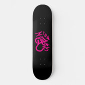 Neon Pink “Queen” Graffiti Skateboard (Vorderseite)