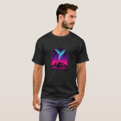 Neon Portal Mountains - Aurora & Starry Sky Design T-Shirt (Vorne ganz)