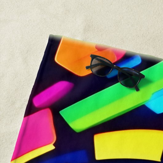 Neon Pulse: Eine digitale Symphonie Strandtuch (Beispiel)