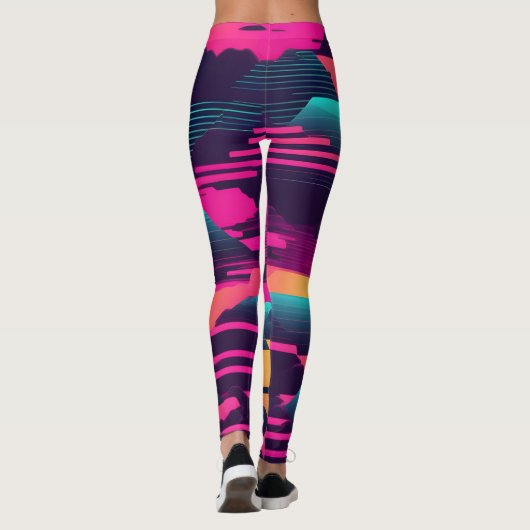 Neon Pyramids | Funky Synthwave Leggings (Rückseite)