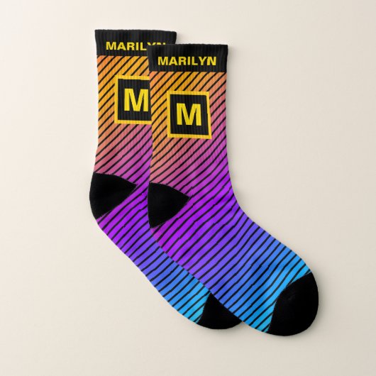 Neon Rainbow Gradient Stripes Name und Monogramm Socken (Paar)