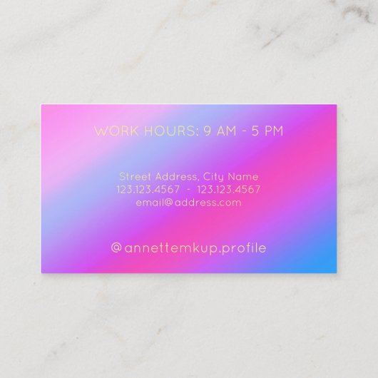 Neon schattierter Text auf violetter glänzender Visitenkarte (Rückseite)