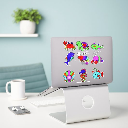 Neon Sea Creatures Sticker Pack – 9 Vibrant Underw (Laptop auf Schreibtisch)