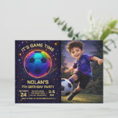 Neon Soccer Birthday Photo Invitation Einladung (Stehend Vorderseite)