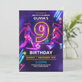 Neon Soccer Einladung zum 9. Geburtstag (Stehend Vorderseite)